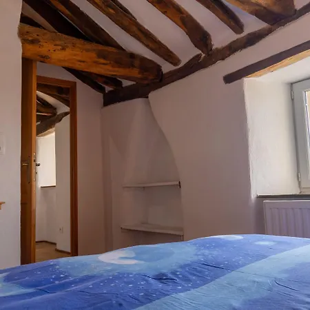 De L' Espinassous Holiday home *